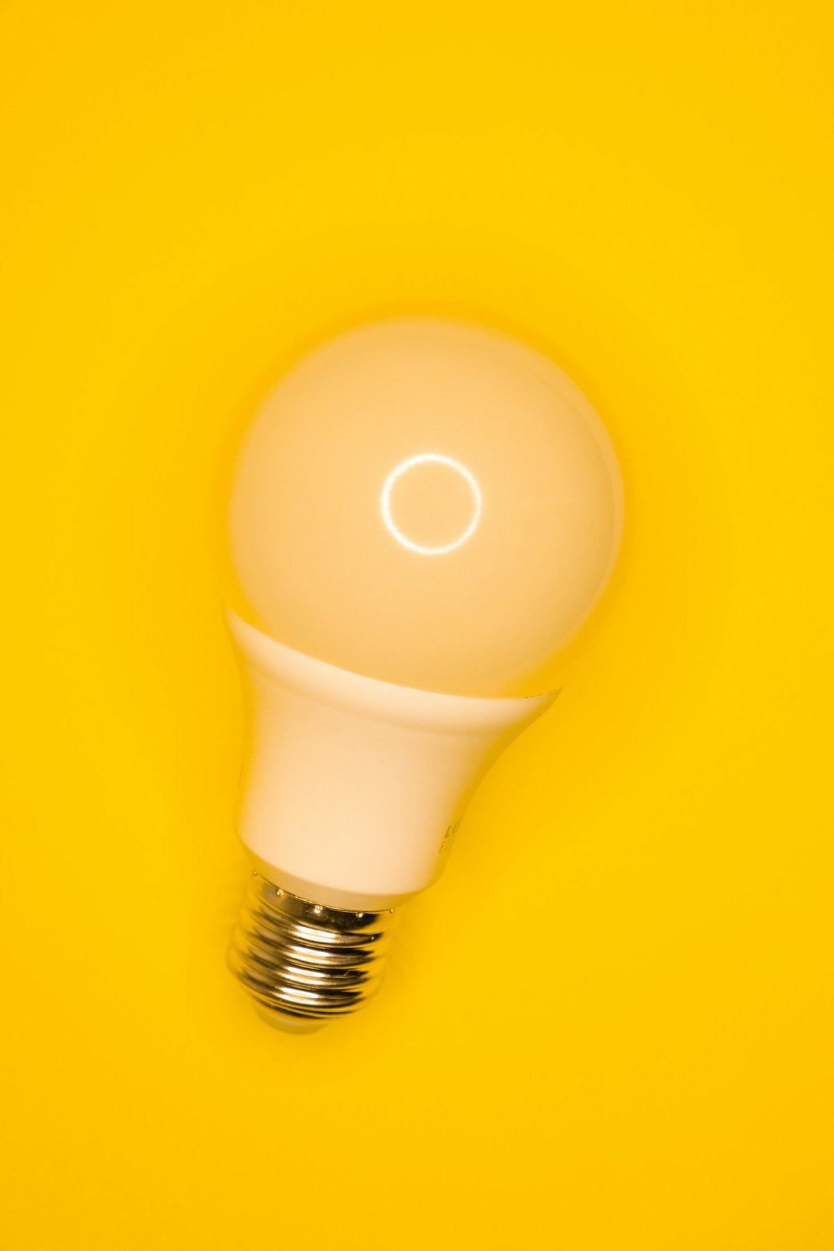 The 2026 Smart Bulb Showdown: Hue vs Nanoleaf vs LIFX vs Govee — Which Should You Actually Buy?